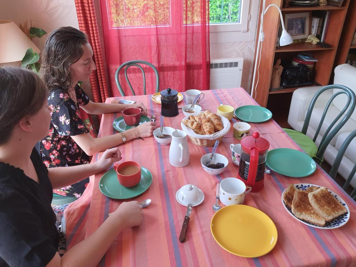Domi Et Les Chats Barbezieres Exteriér fotografie